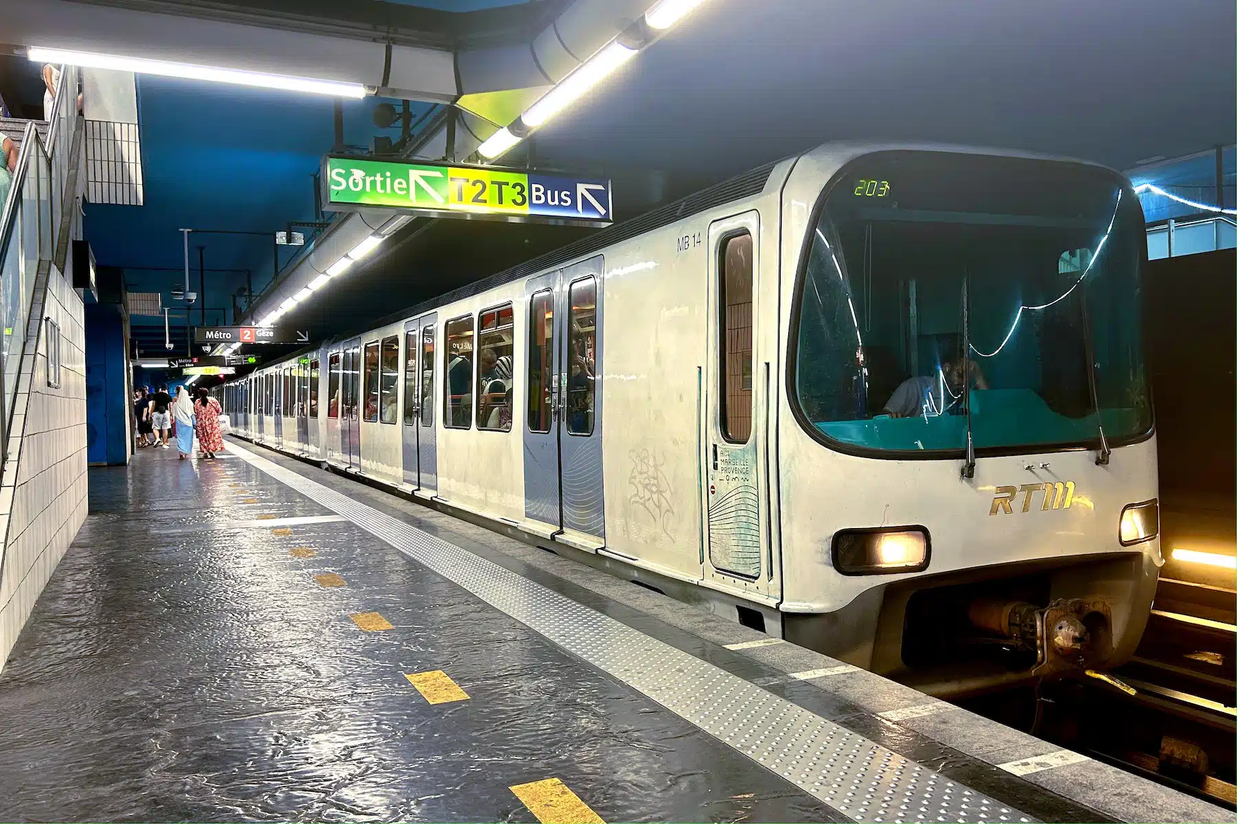 Depuis la fin de l’été, les stations de la ligne 1 et 2 du métro marseillais sont annoncées en langue provençale.