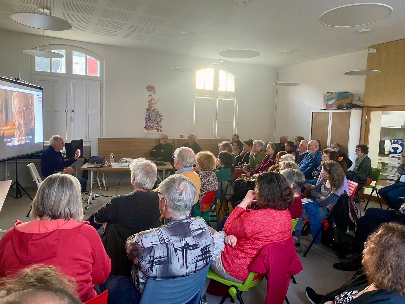 – 12 – Très belle affluence au café occitan